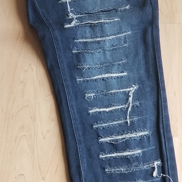 Sz 14 Ashley Stewart Indigo Distressed Jean - Picture 10 of 13